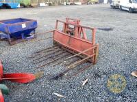 Red push off buckrake - 2