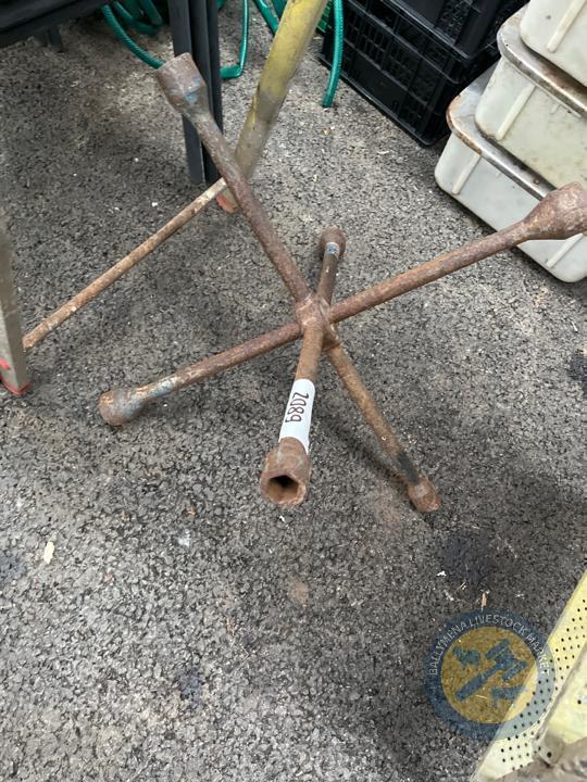 Nut spider