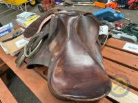 Horse saddle - English leather - 3