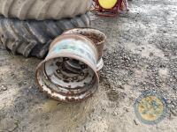 2x 8 stud rims - 3