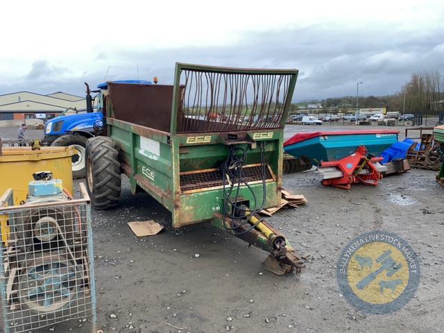 ECE Rear discharge dung spreader wide angle PTO shaft, working order but needs TLC