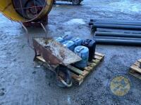 6x 20l jars & wheelbarrow