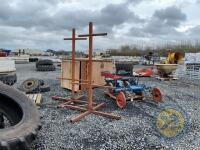 2x Metal stands