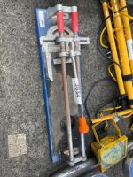 Tile cutter