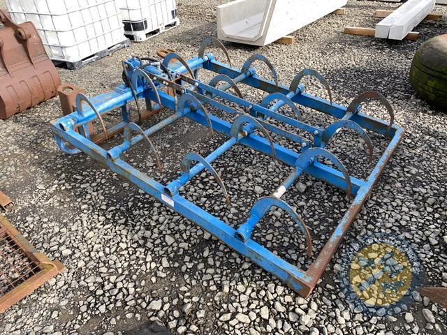 Flat 8 bale grab with pin & cone brackets