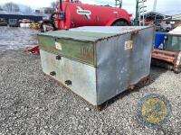 Calf creep feeder