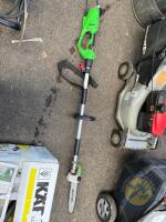 Electric hedge cutter