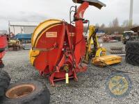 Tomahawk bale shredder - all chutes working