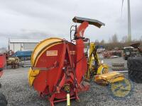 Tomahawk bale shredder - all chutes working - 2