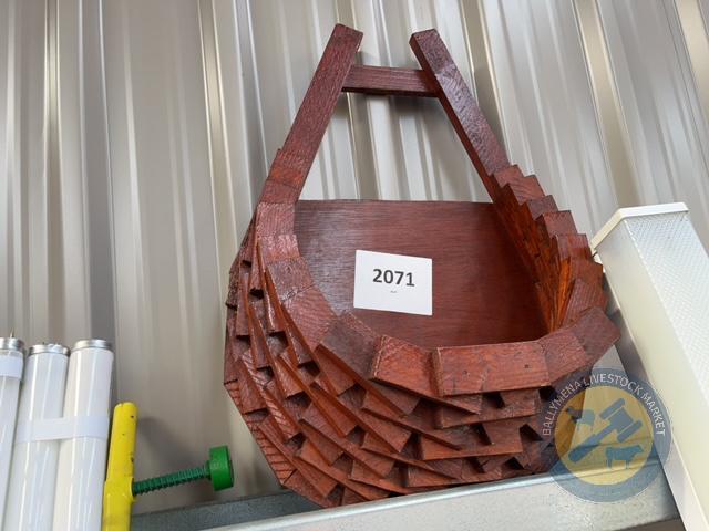 Hanging basket