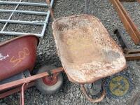Tressel 2 wheel barrows & black pavier - 2
