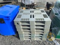 7 plastic pallets - 3