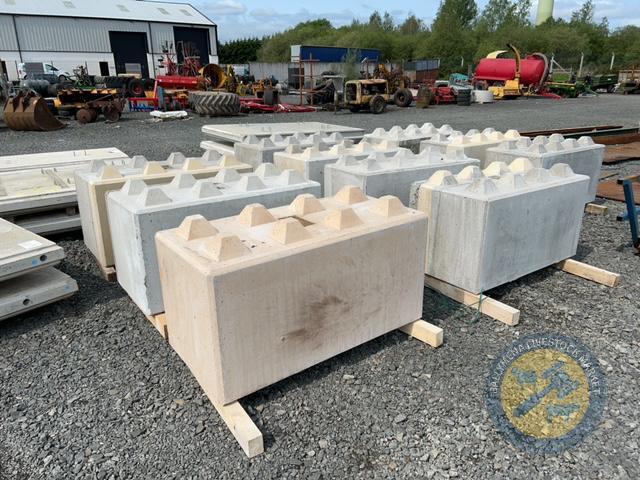 10x 700mm concrete lego blocks