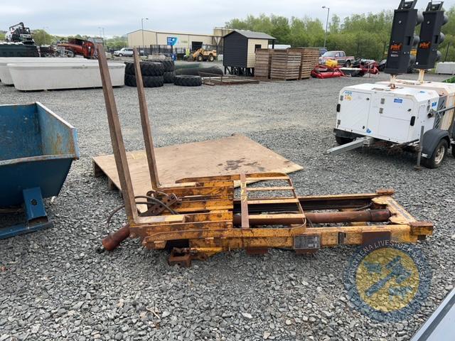 Cameron Gardiner Tractor mounted forklift