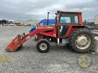 Massey Ferguson 590 tractor with MF loader - 4