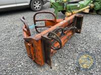Wylie bale clamp with pin & cone brackets - 4