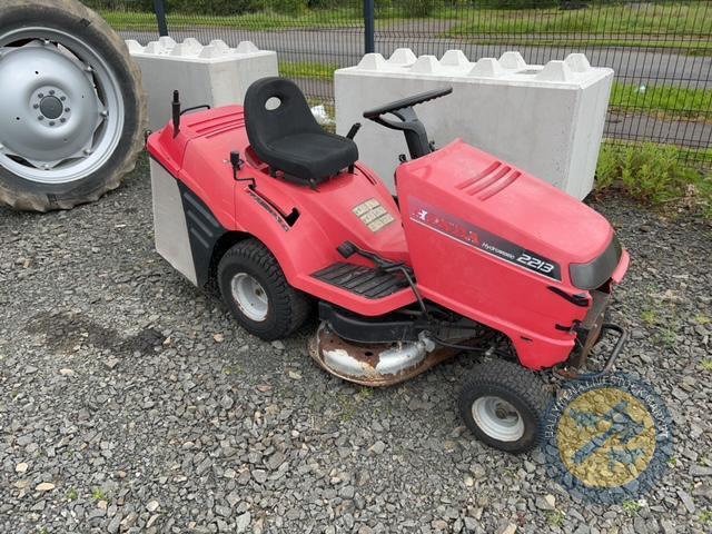 Honda Ride on lawnmower