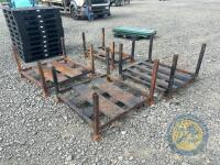 4 Stillages - 2