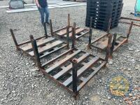 4 Stillages - 3
