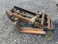 Forklift mast & 2 forks - 4