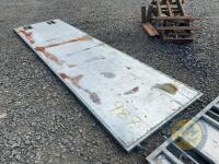 Sheeted gate 4.24m - 2