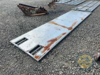 Sheeted gate 4.24m - 3