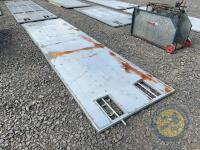 Sheeted gate 4.24m - 4