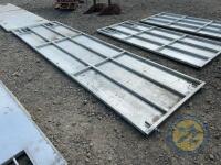 Sheeted gate 4.55m - 4
