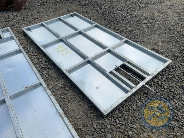 Sheeted gate 2.4m