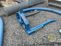 Fleming bale lifter with pins