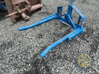 Fleming bale lifter with pins