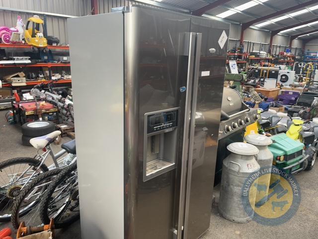 American fridge freezer with Ice and water machine