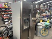 American fridge freezer with Ice and water machine