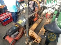 Yellow pallet truck - 2