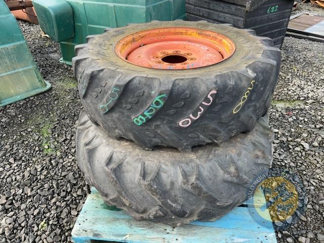 2x Kleber 8 stud tyres & rims
