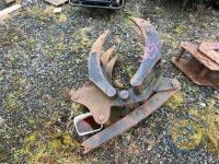 8 tonne mounted grab