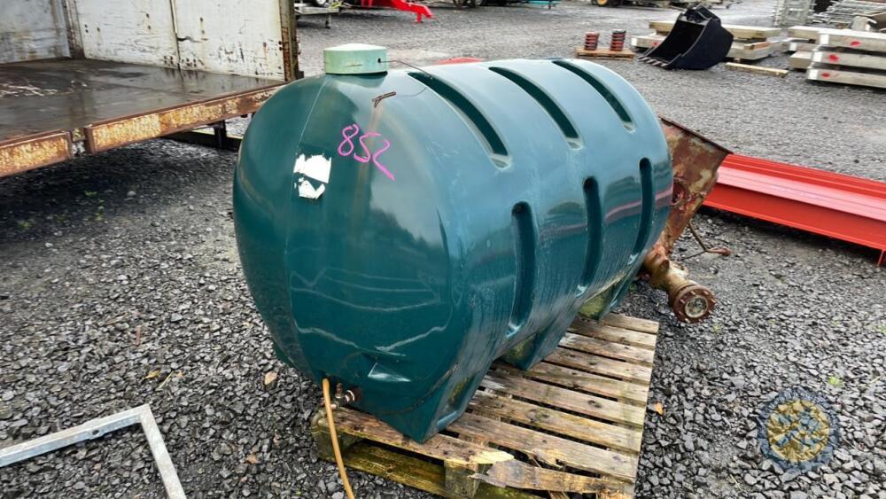 Oil tank