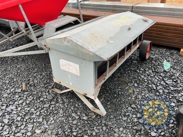 Ritchie 1.2m lamb creep feeder
