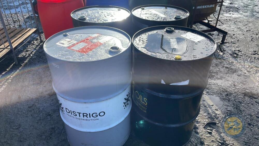 4x oil barrels