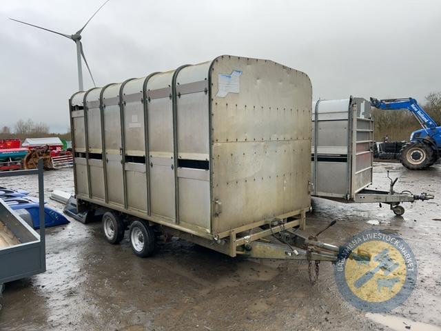 12x6x6 Ifor Williams DP trailer with dividing gate LED lights