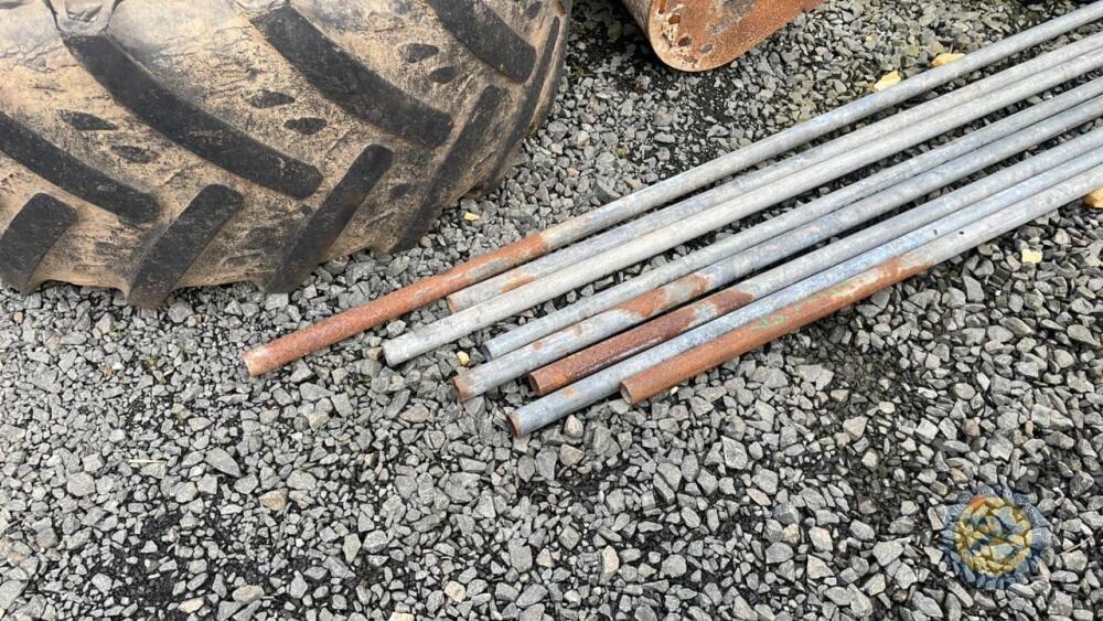 8x lengths of piping