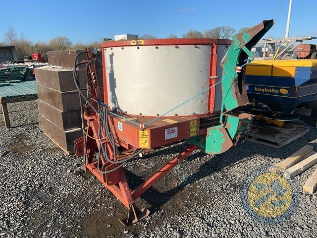 Kverneland 814 straw chopper
