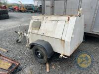 White compressor trailer - 4