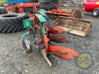 Kverneland 14 inch 3 furrow spring release plough - ploughs perfectly - 2