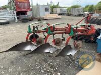 Kverneland 14 inch 3 furrow spring release plough - ploughs perfectly - 4