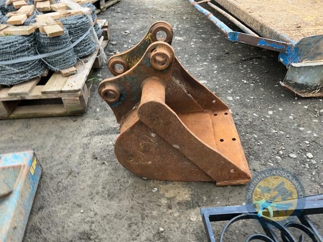 18" Digger bucket 40mm pins