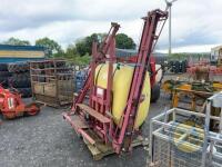 Hardi sprayer with folding booms - 3