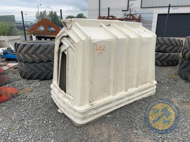 4 Calf hutches