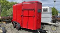 Red horse box - 5
