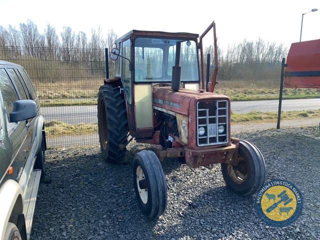 International 574 tractor 1977